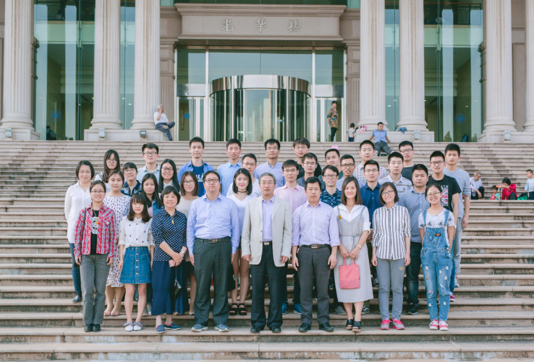 復(fù)旦大學(xué)武利民教授團隊合影